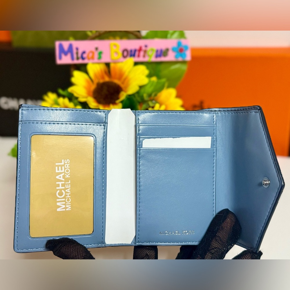 🆕MICHAEL KORS S Jet Set Light blue/Silver Charm MD Envelope Trifold Wallet - Picture 11 of 17